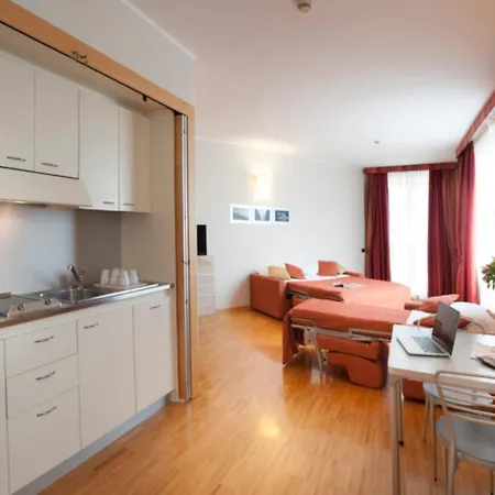 Aparthotel Albaresidence Masera26 2*